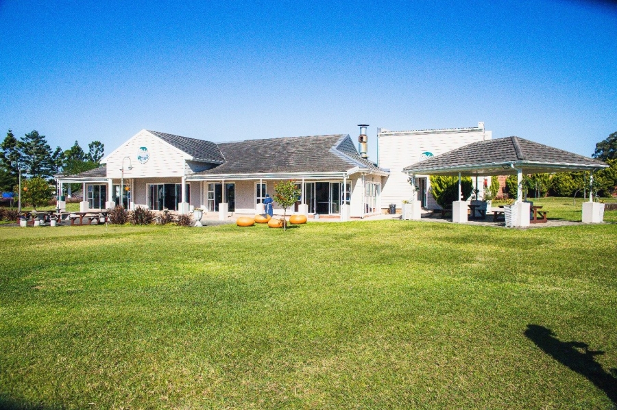 5 Bedroom Property for Sale in Beacon Bay Eastern Cape